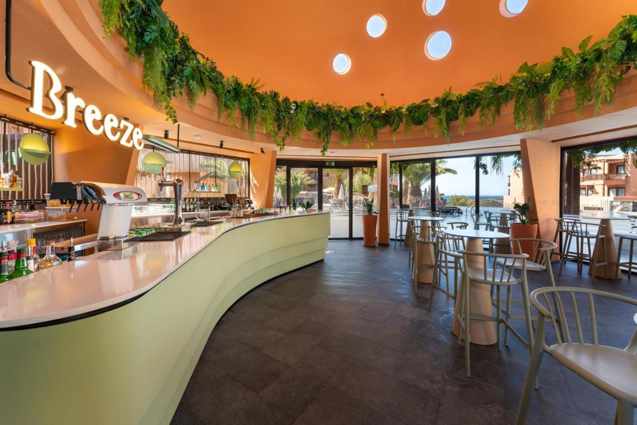Barcelo Tenerife Golf Del Sur Esterno foto Interior of a typical Smoothie King store